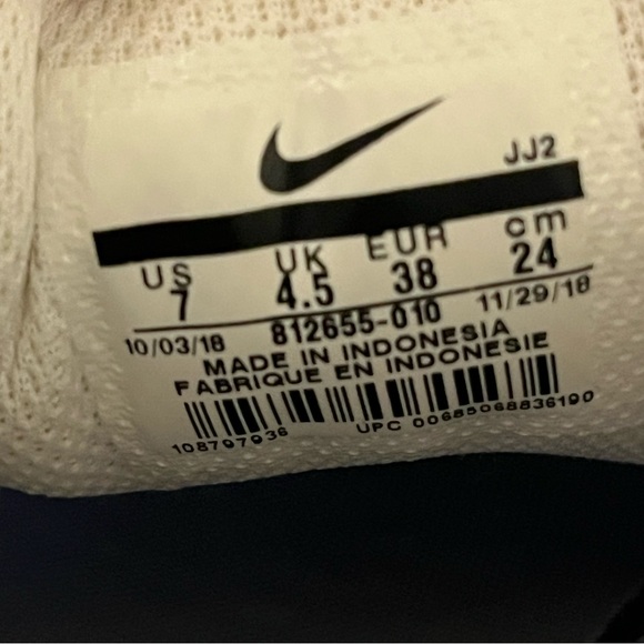 New without box Nike gray grey white size 7 lightweight sneakers - Picture 6 of 13